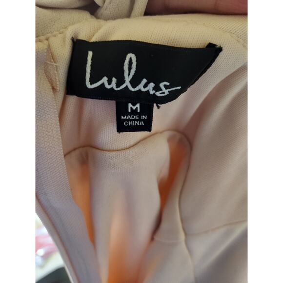 LuLus Vneck soft blush pink M ruffle sleeve form fitting cocktail dress - Picture 6 of 6